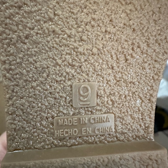 Girls old navy dress shoes - Picture 3 of 6